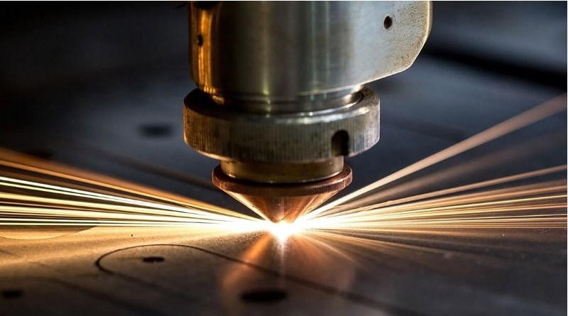 5 Reasons why you need to Invest in an Industrial Laser System